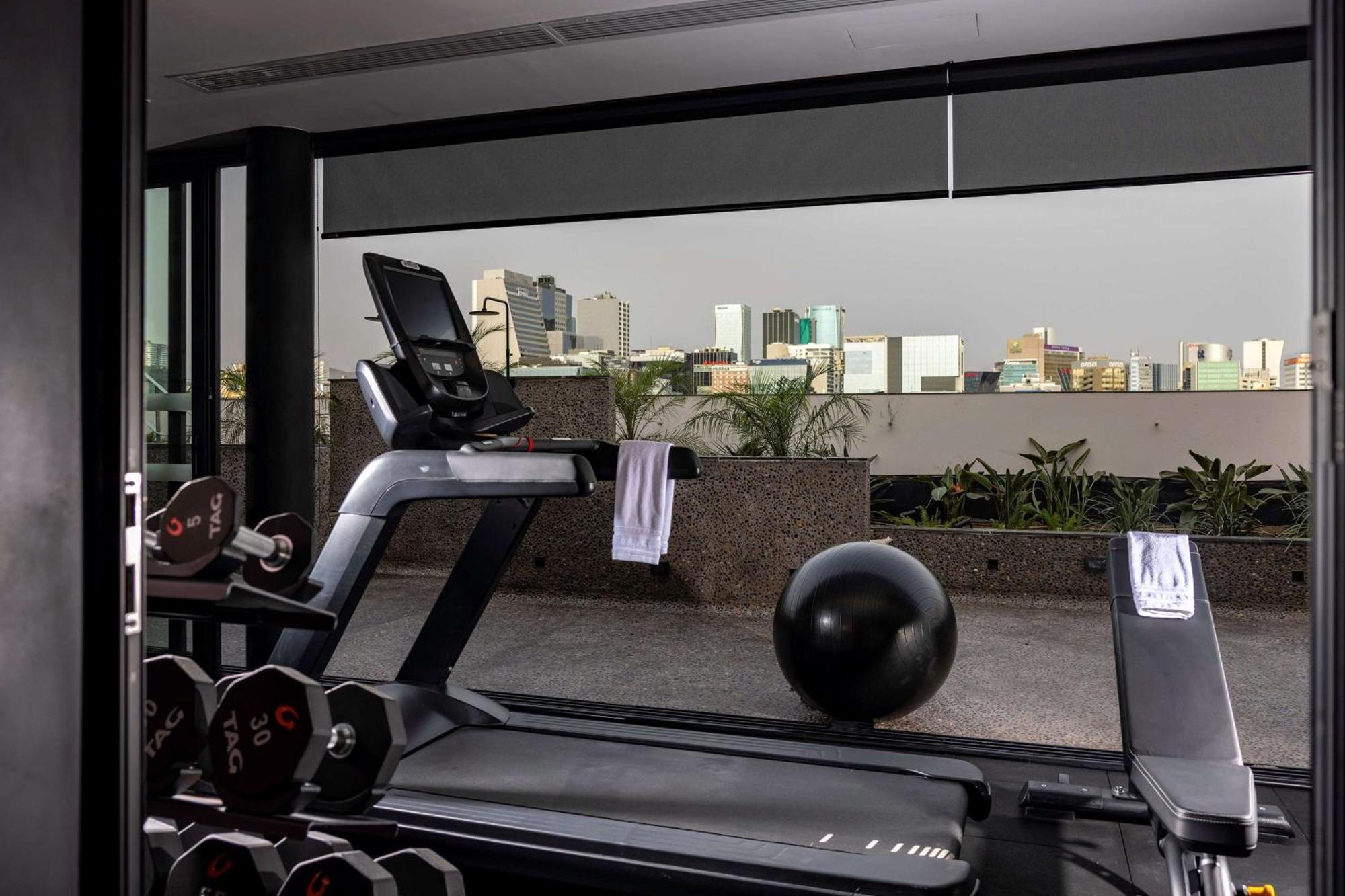 Hotel Doubletree By Hilton Lima San Isidro Extérieur photo